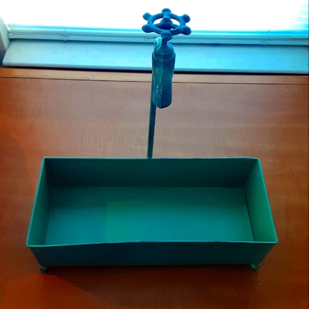 Rustic Distressed Metal Faucet Tub Planter w/ Ball Feet
